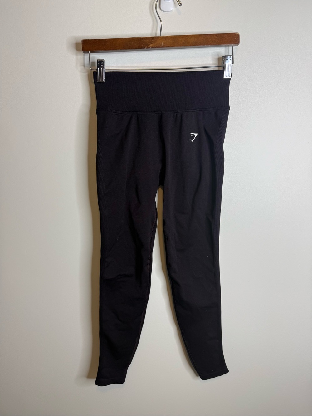 Gymshark Black High-Rise Leggings with Small Logo size medium